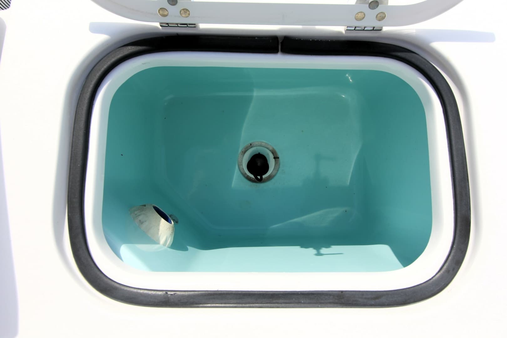 2019 Pursuit DC 266 - Image 14