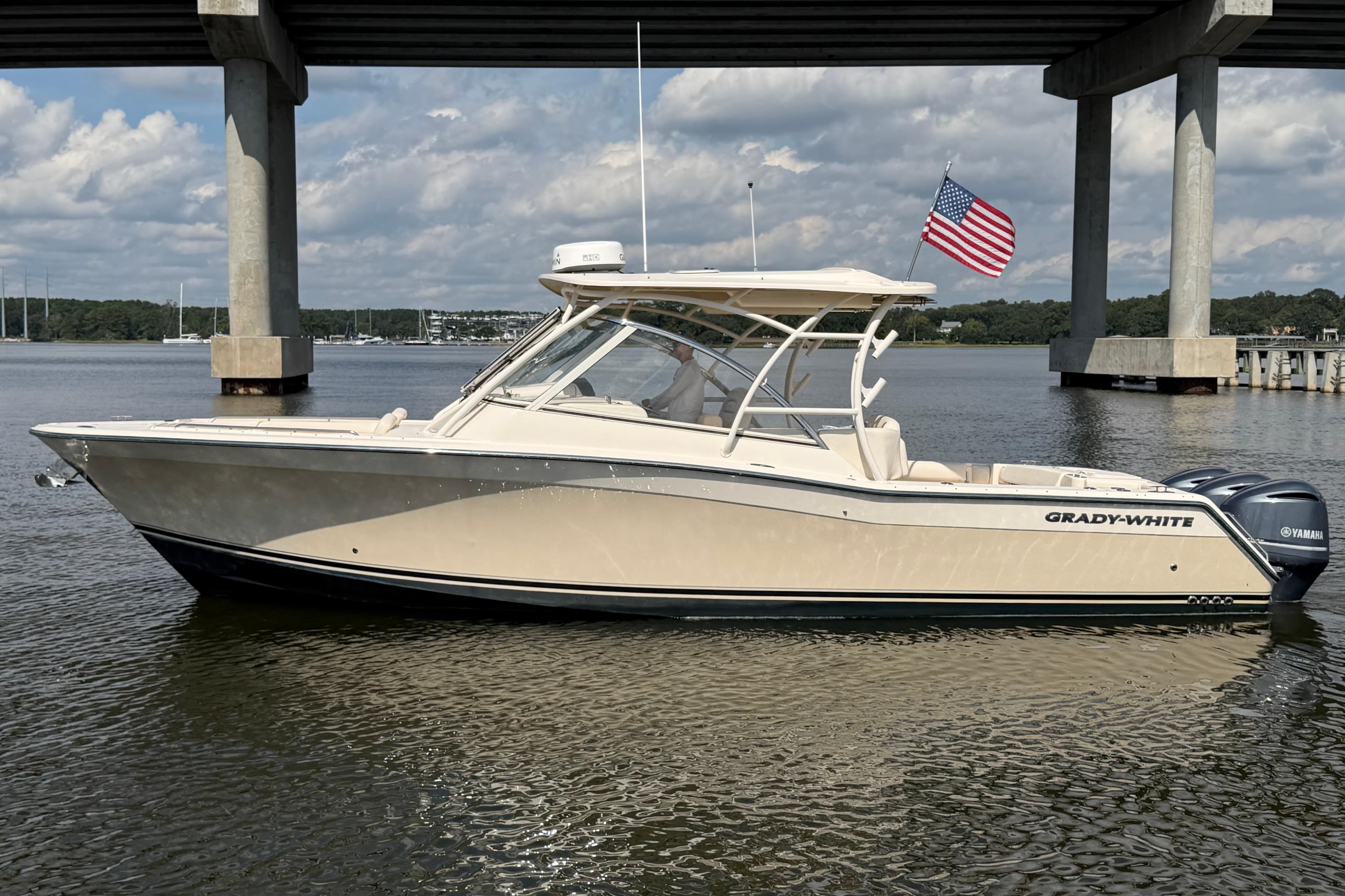 2017 Grady-White Freedom 335