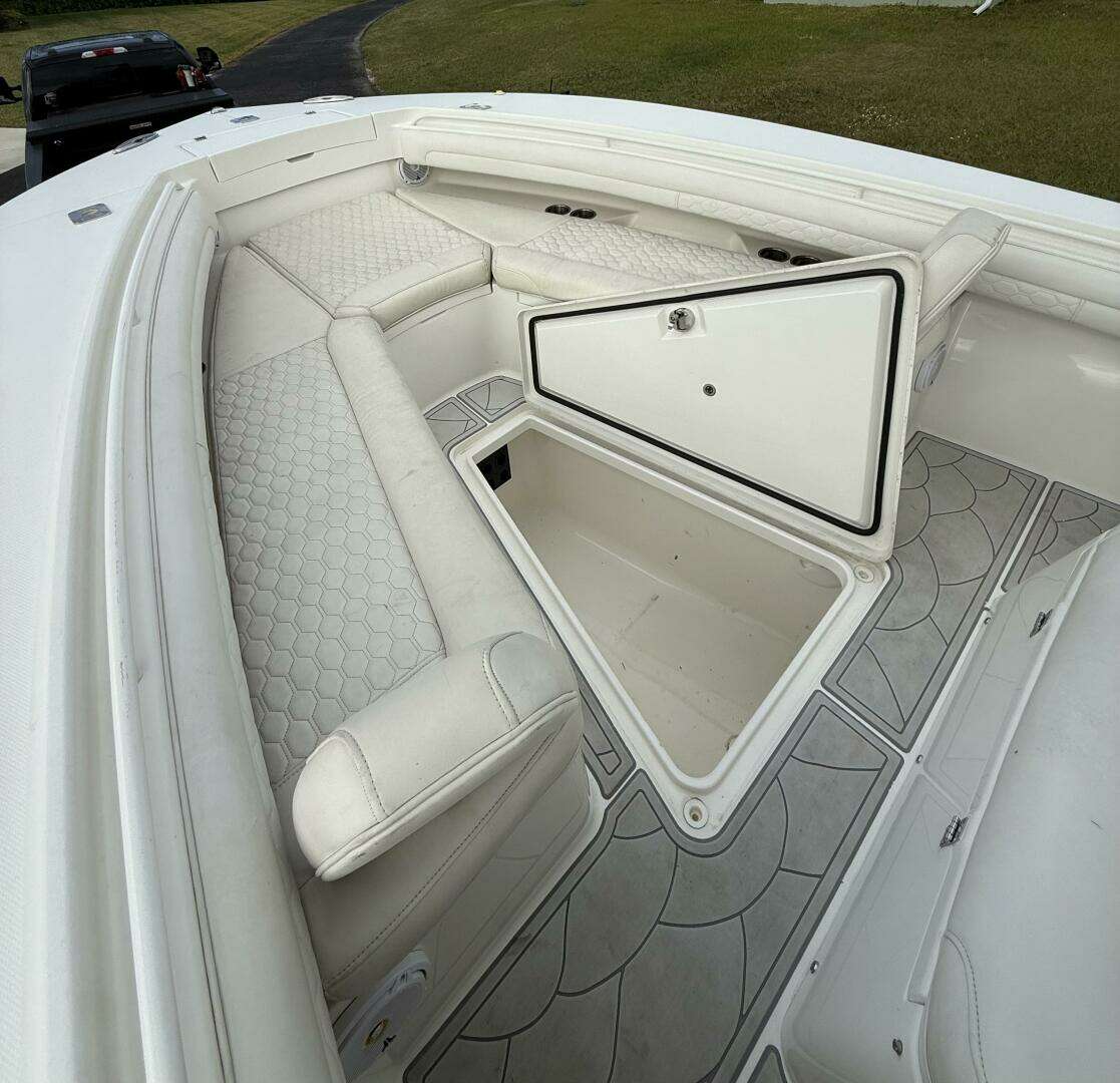 2017 Regulator 28 - Image 4