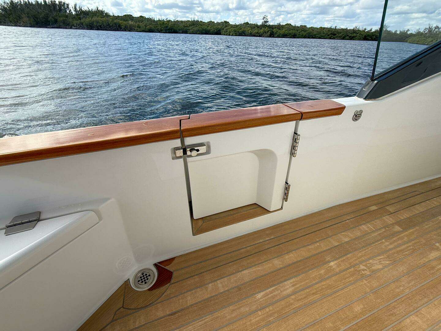 2023 Sirena 68 - Image 57