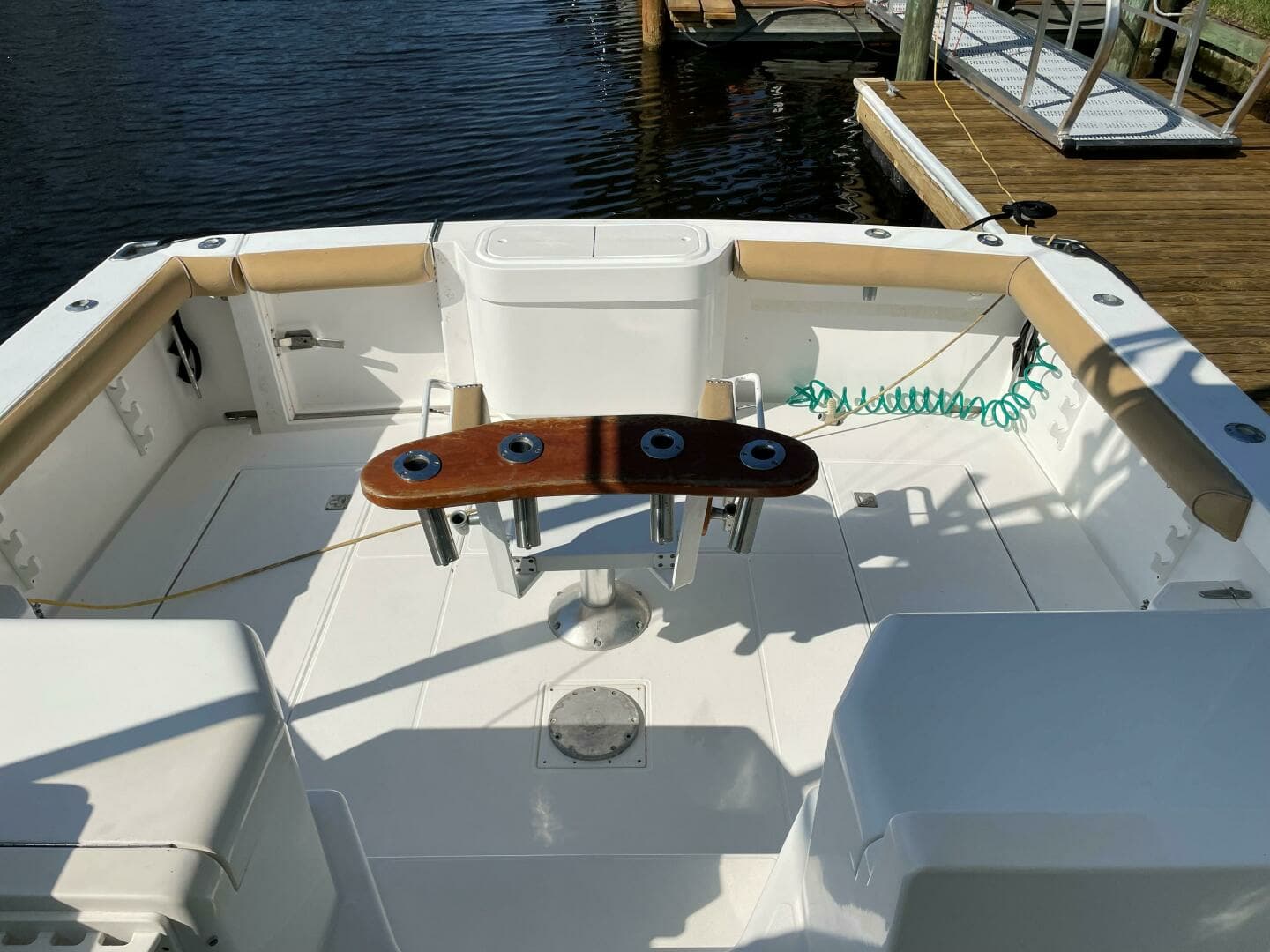 2001 Cabo 35 Express - Image 11