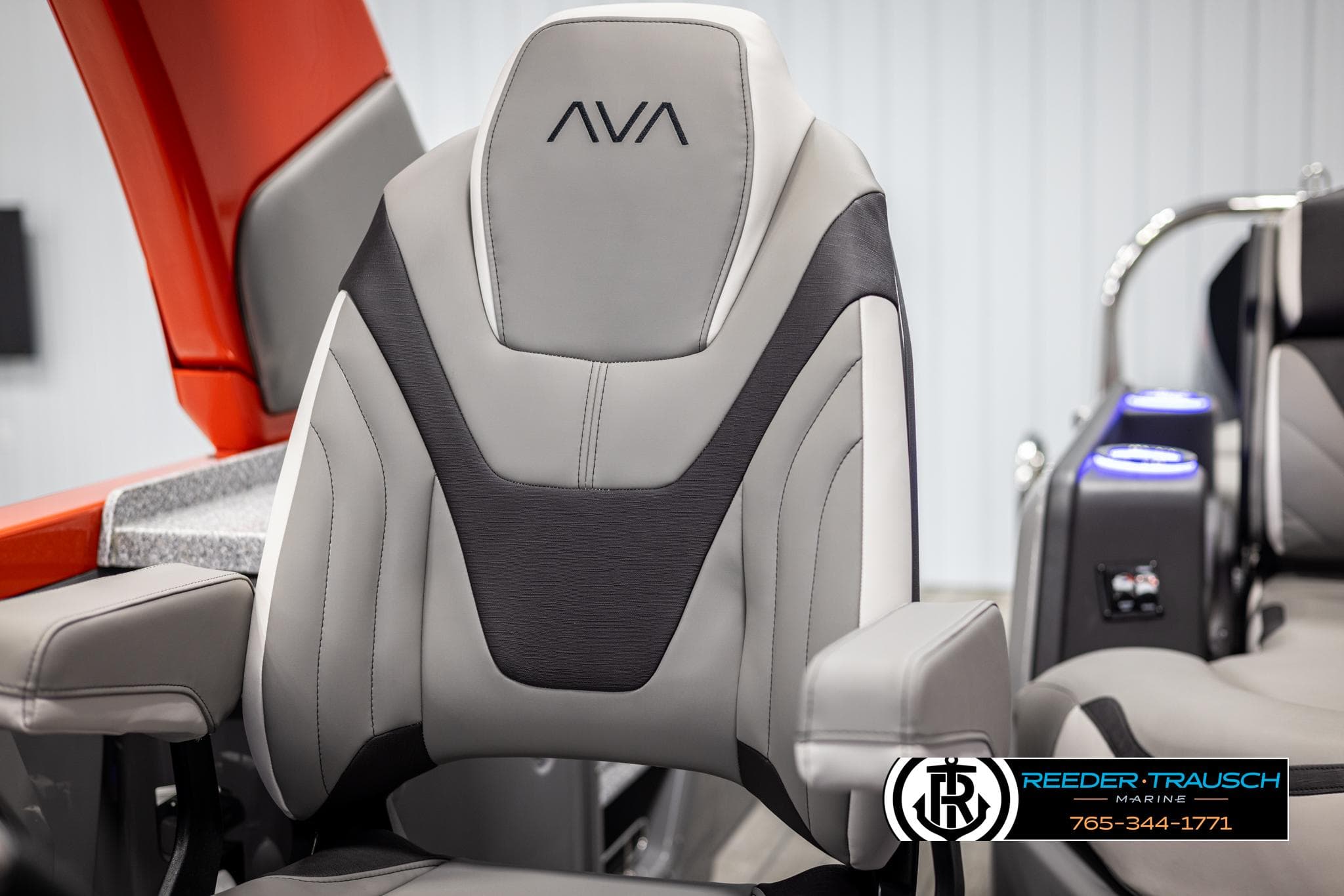 2024 Avalon Excalibur VRB boat seat with modern design and Reeder-Trausch Marine logo.