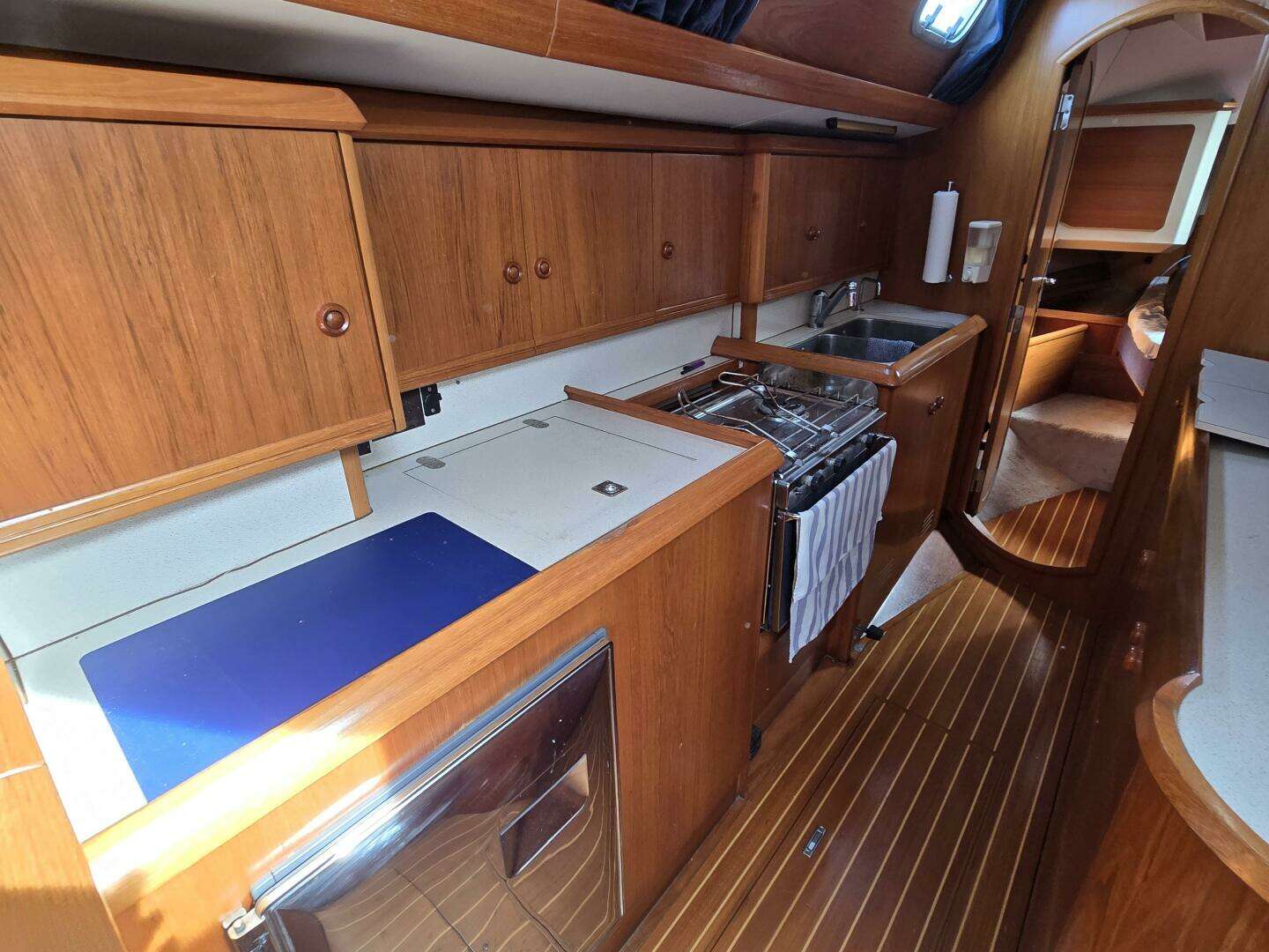 1998 Jeanneau Sun Odyssey 42 Atlantic Cruiser - Image 10