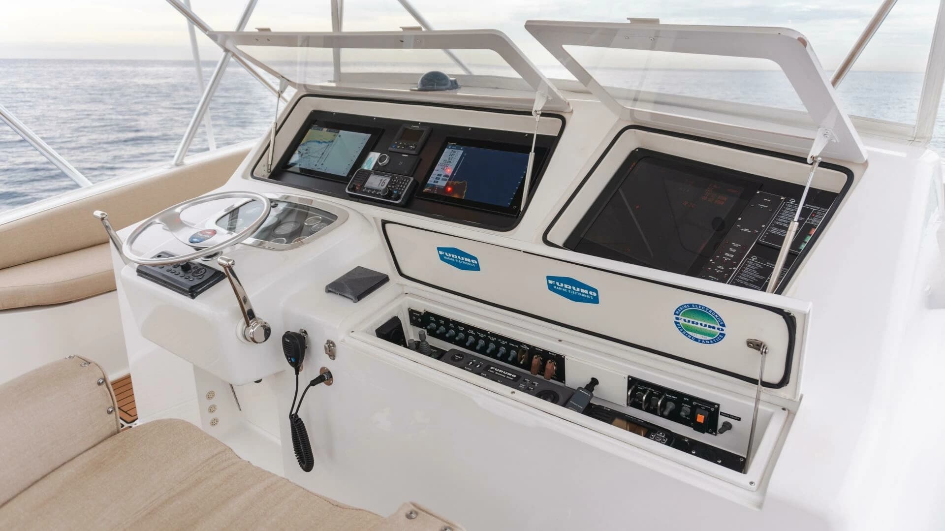 2000 Viking 55 Convertible - Image 25