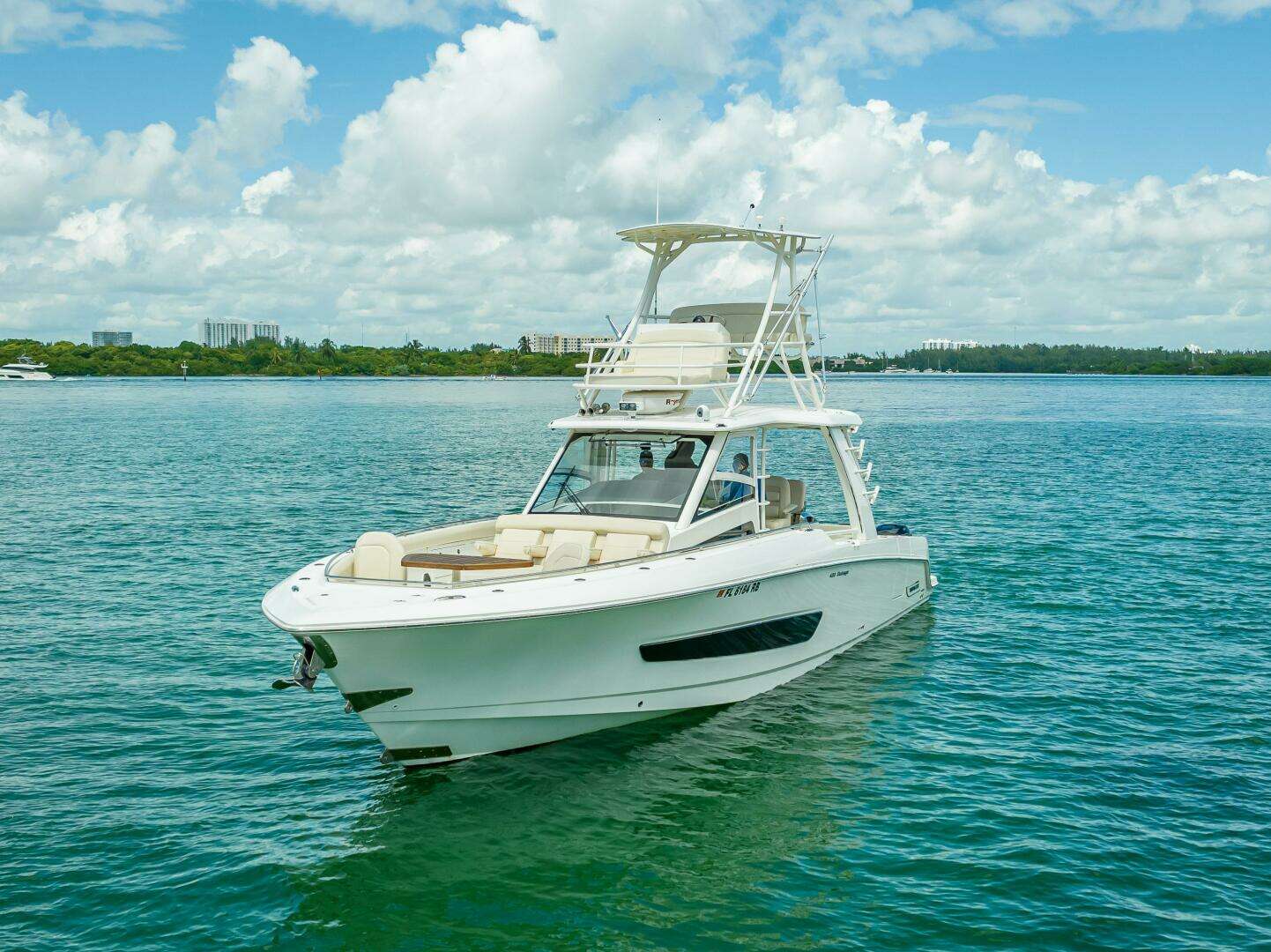 2016 Boston Whaler — - Image 17