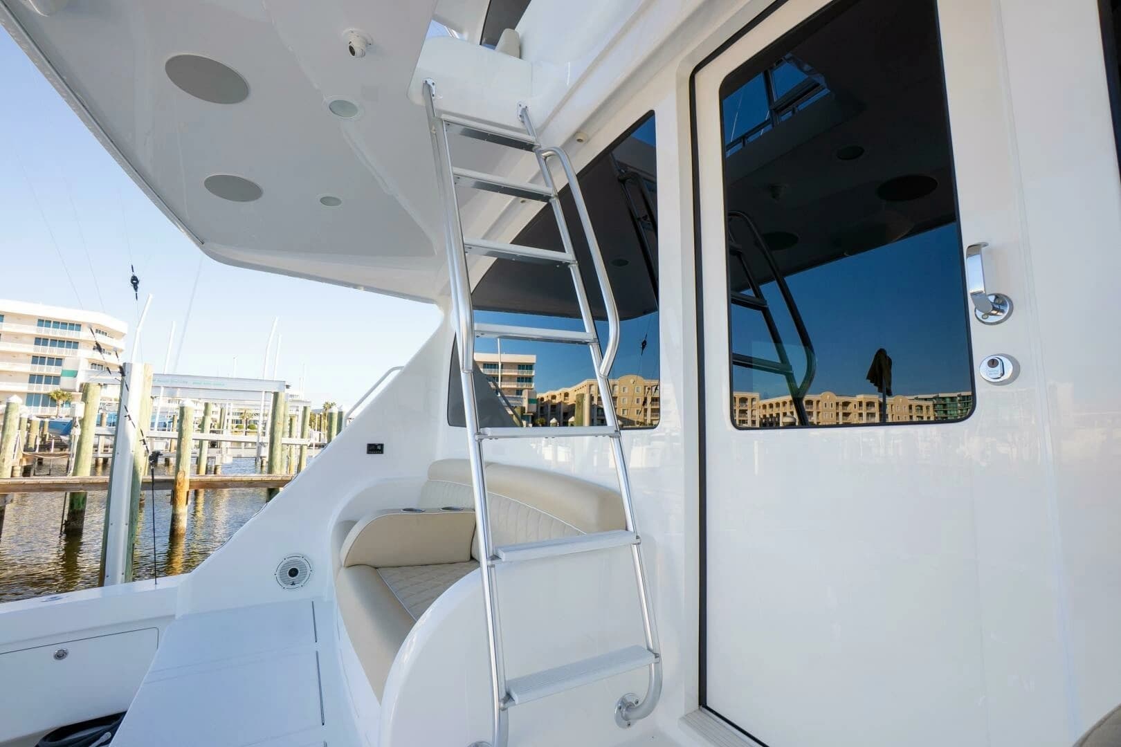 2021 Viking 72 Enclosed Bridge - Image 34