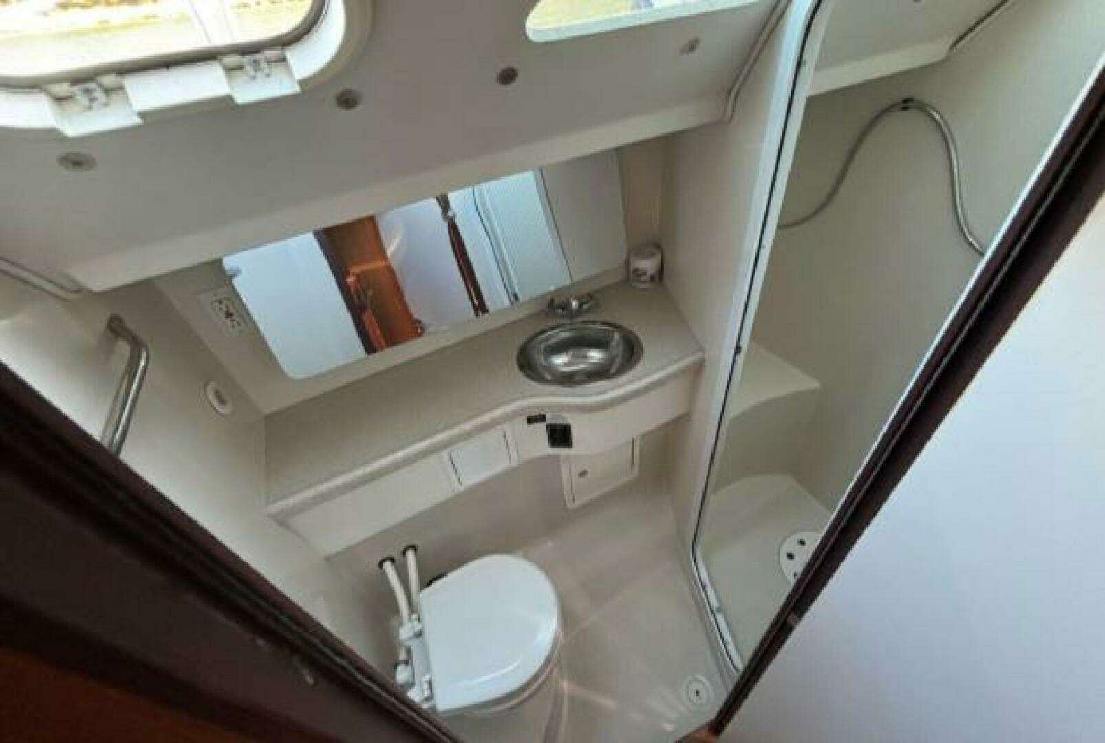 2004 Catalina 400 - Image 16