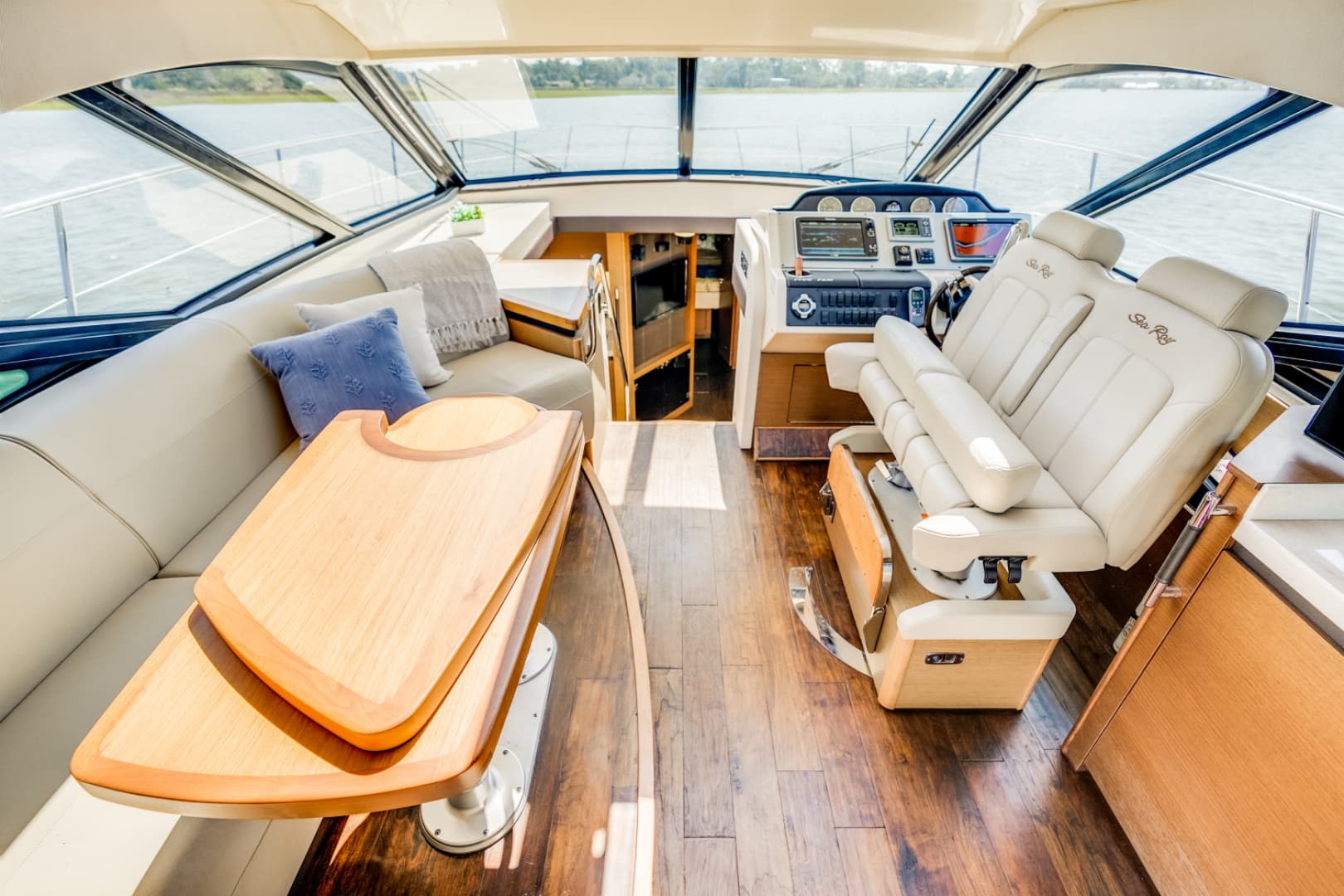 2013 Sea Ray 510 SUNDANCER - Image 74