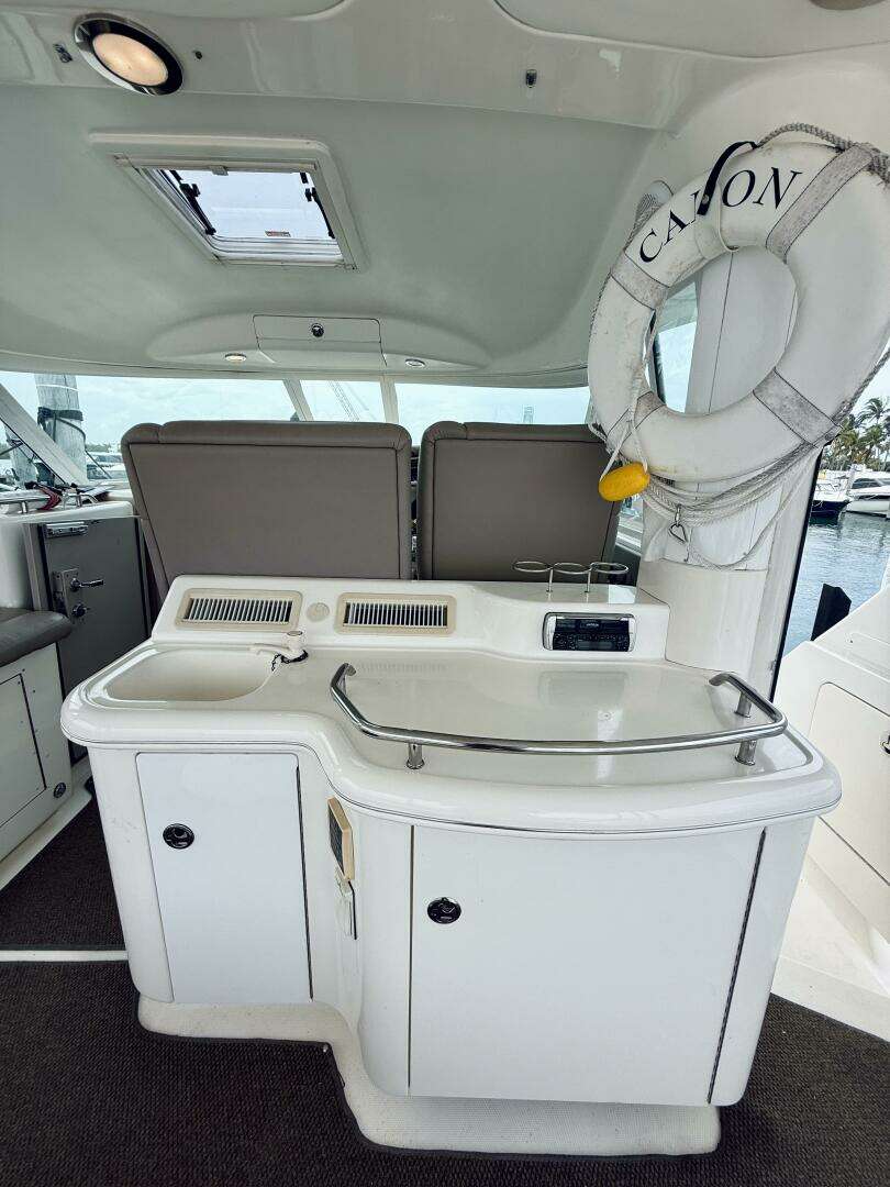 2003 Sea Ray 480 Motor Yacht - Image 20