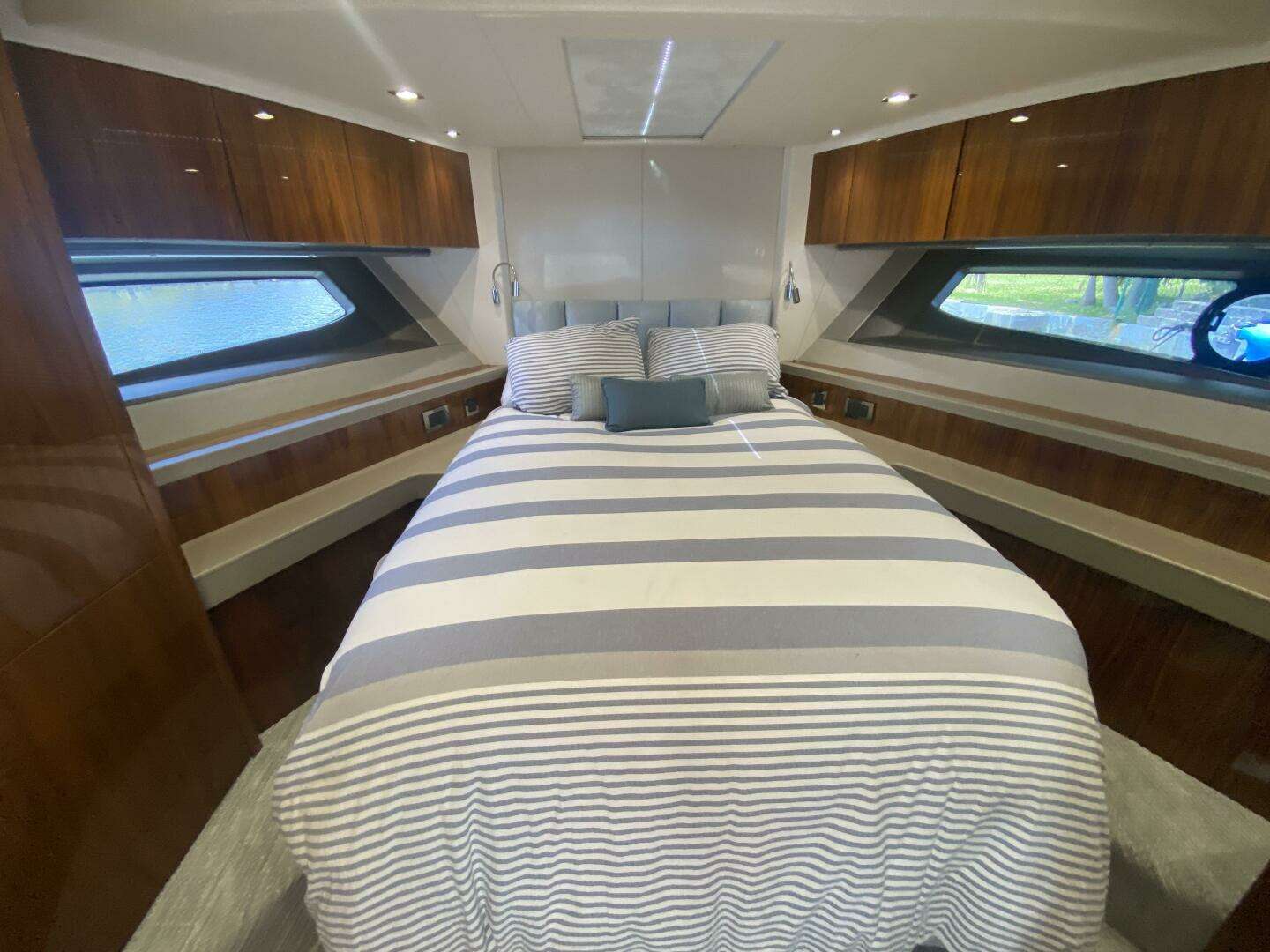 2017 Sunseeker 52 Manhattan - Image 23
