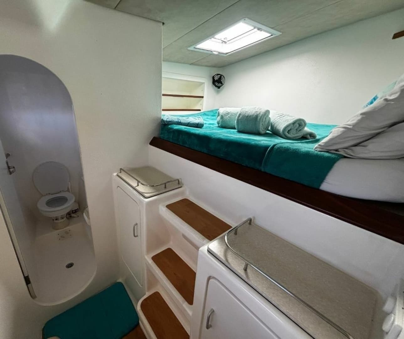 2015 Voyage Yachts 520 - Image 21
