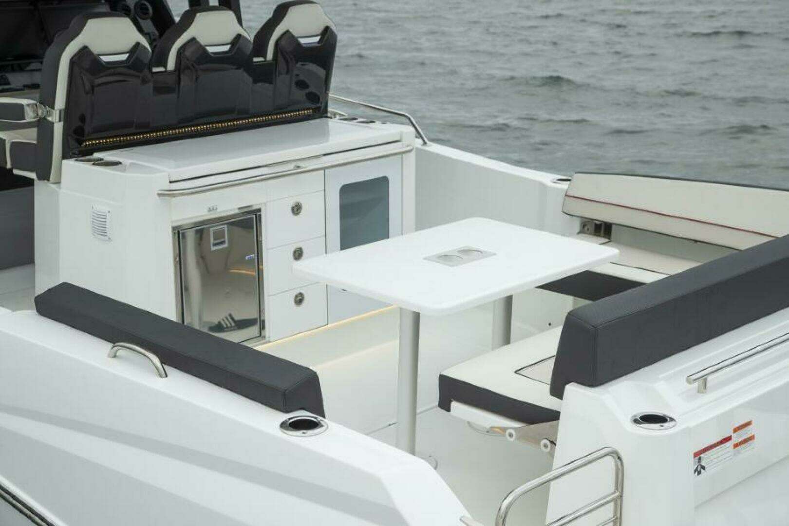2024 Jeanneau Leader 10.5 CC - Image 9