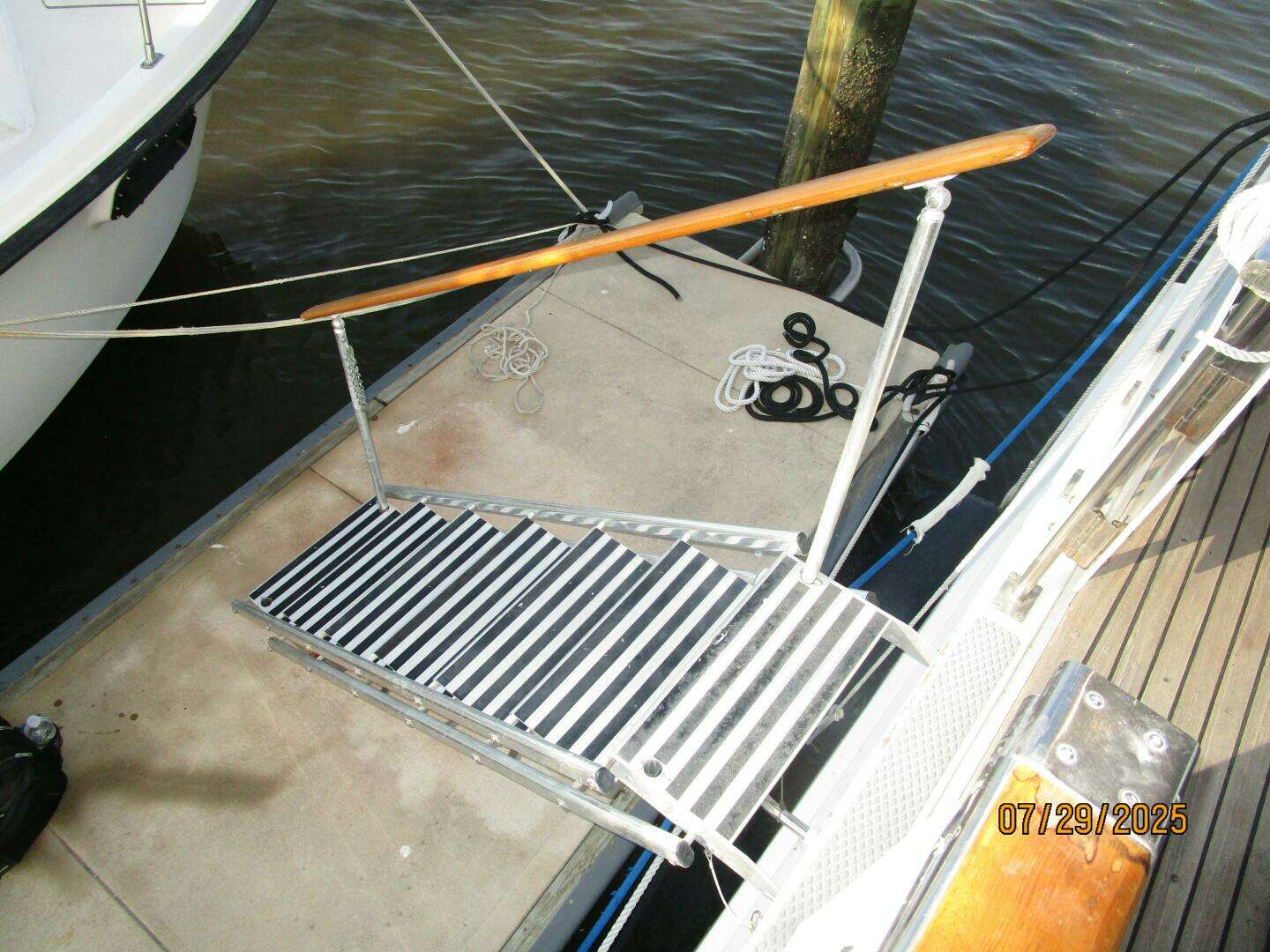 1989 DeFever Offshore Cruiser - Image 40