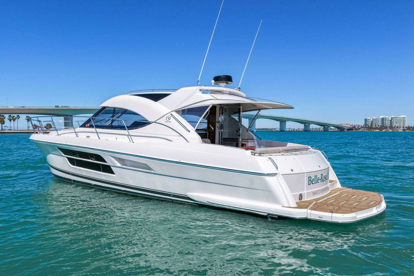 2016 Riviera 5000 Sport Yacht - Image 8