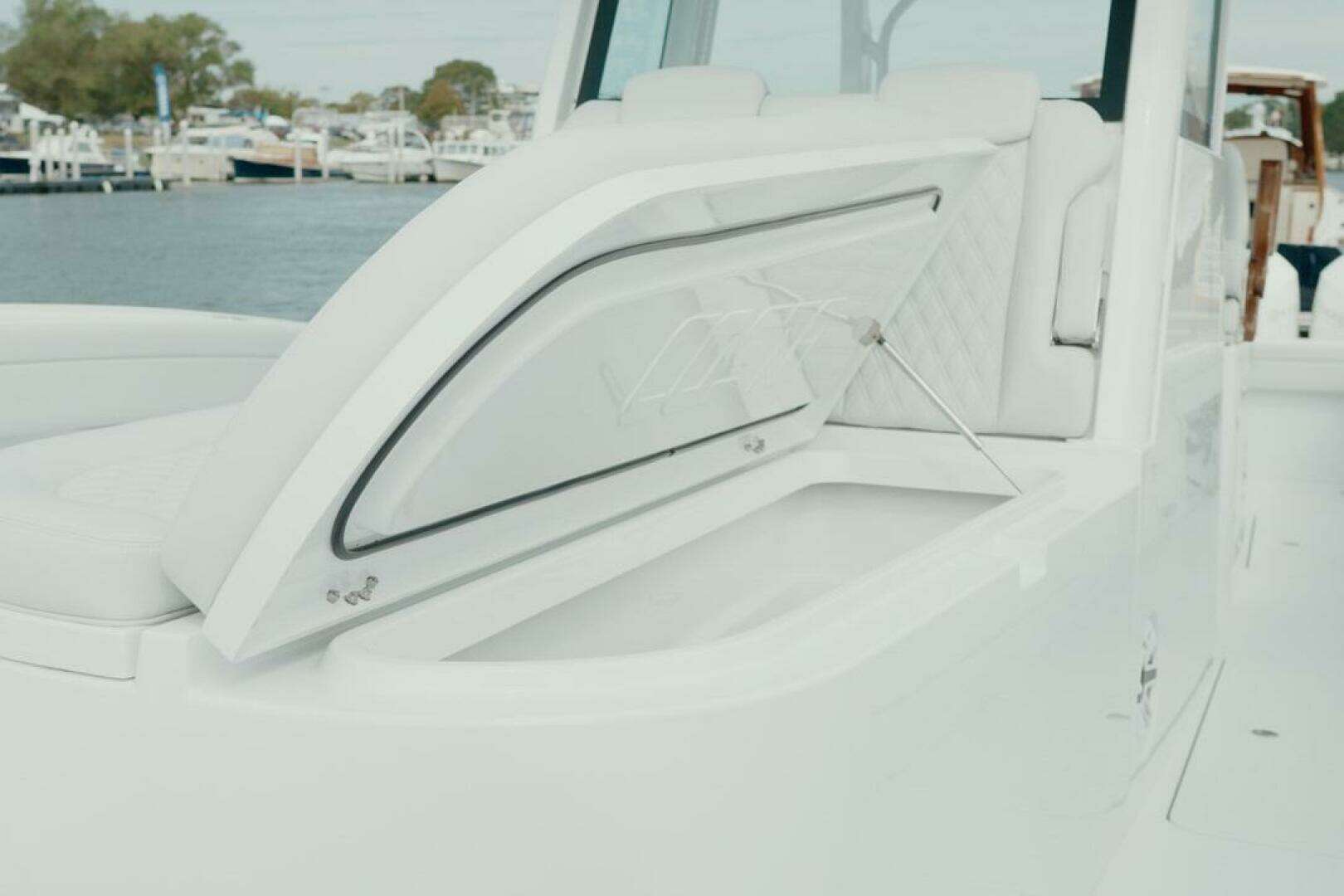 2025 Costa Custom 34 sv - Image 15