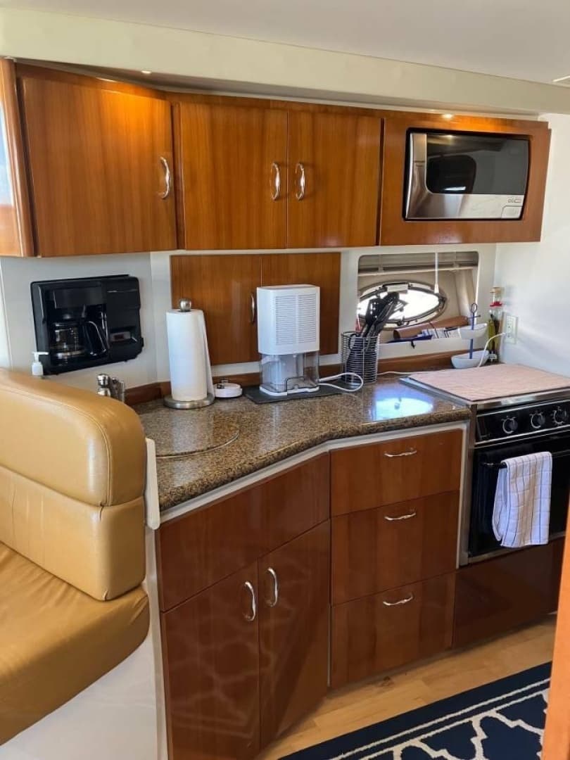 2003 Carver 350 Mariner - Image 8