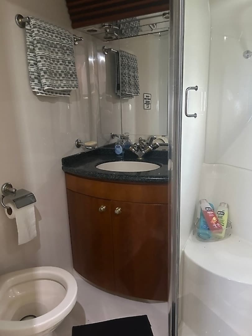 2000 Carver 450 Voyager Pilothouse - Image 19