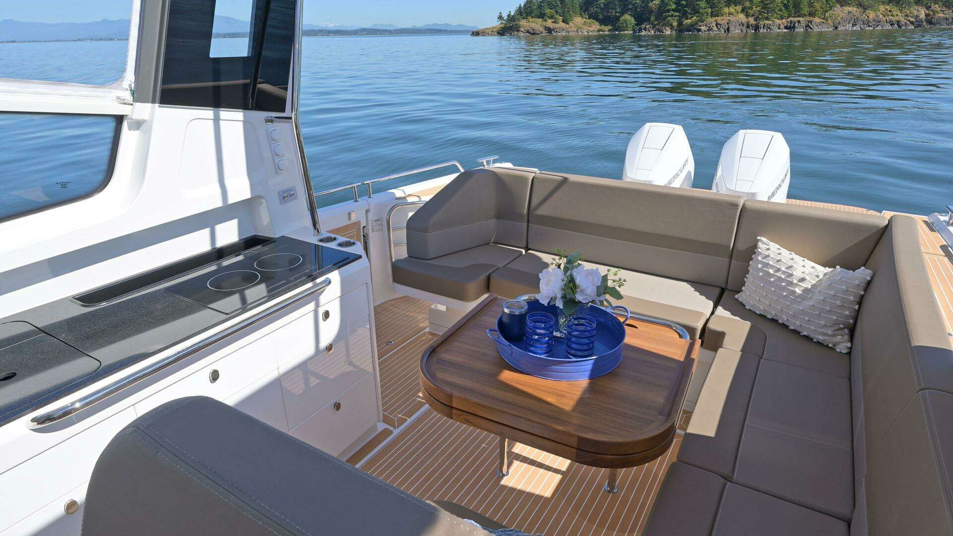 2025 Nimbus W11 - Image 17