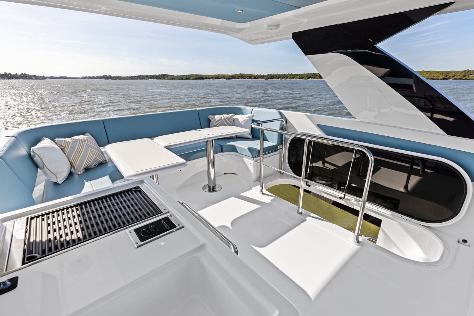 2026 Cruisers Yachts 50 FLY - Image 36