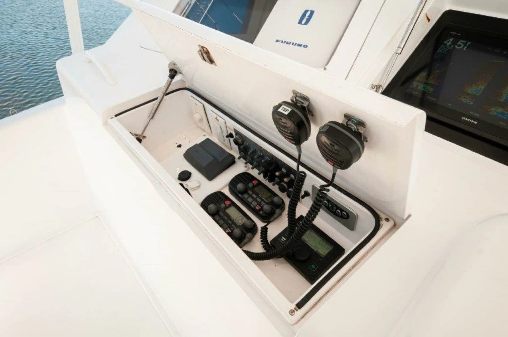 2001 Viking 61 Convertible - Image 31