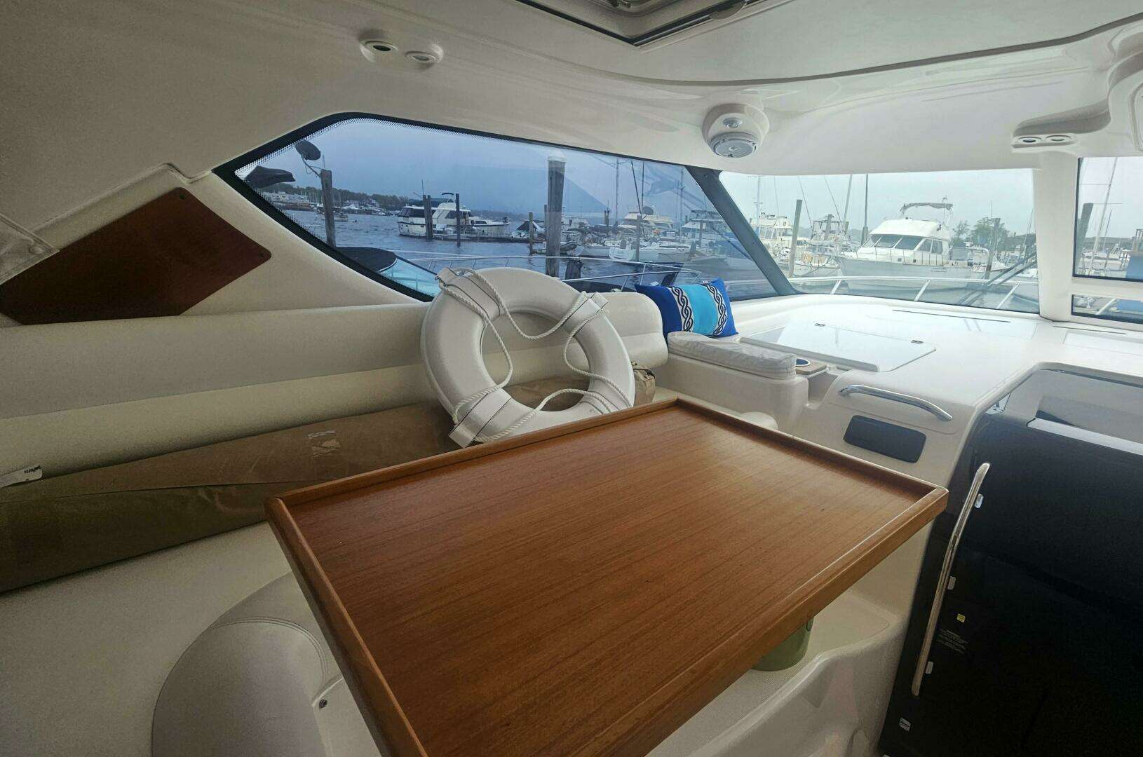 2006 Tiara Yachts 4300 Sovran - Image 15