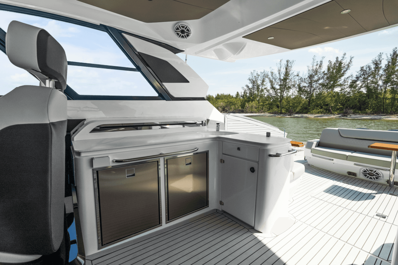 2026 Cruisers Yachts 50GLS OB - Image 88