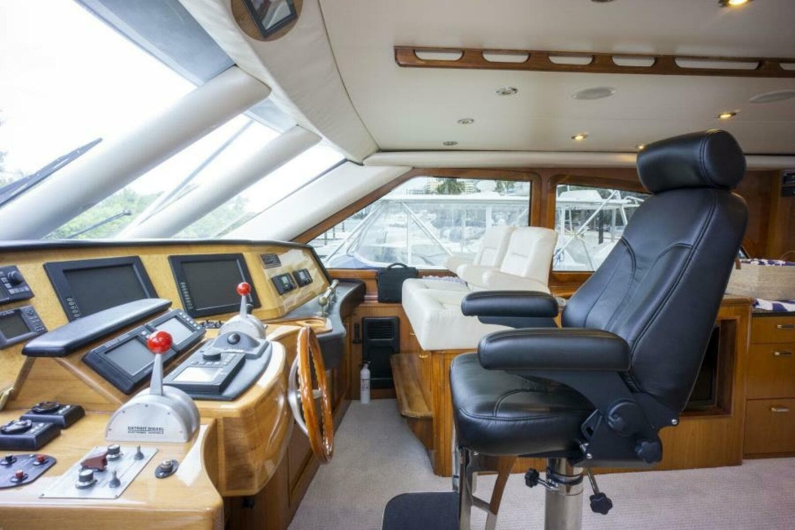 2005 Sea Force IX Enclosed Flybridge - Image 46