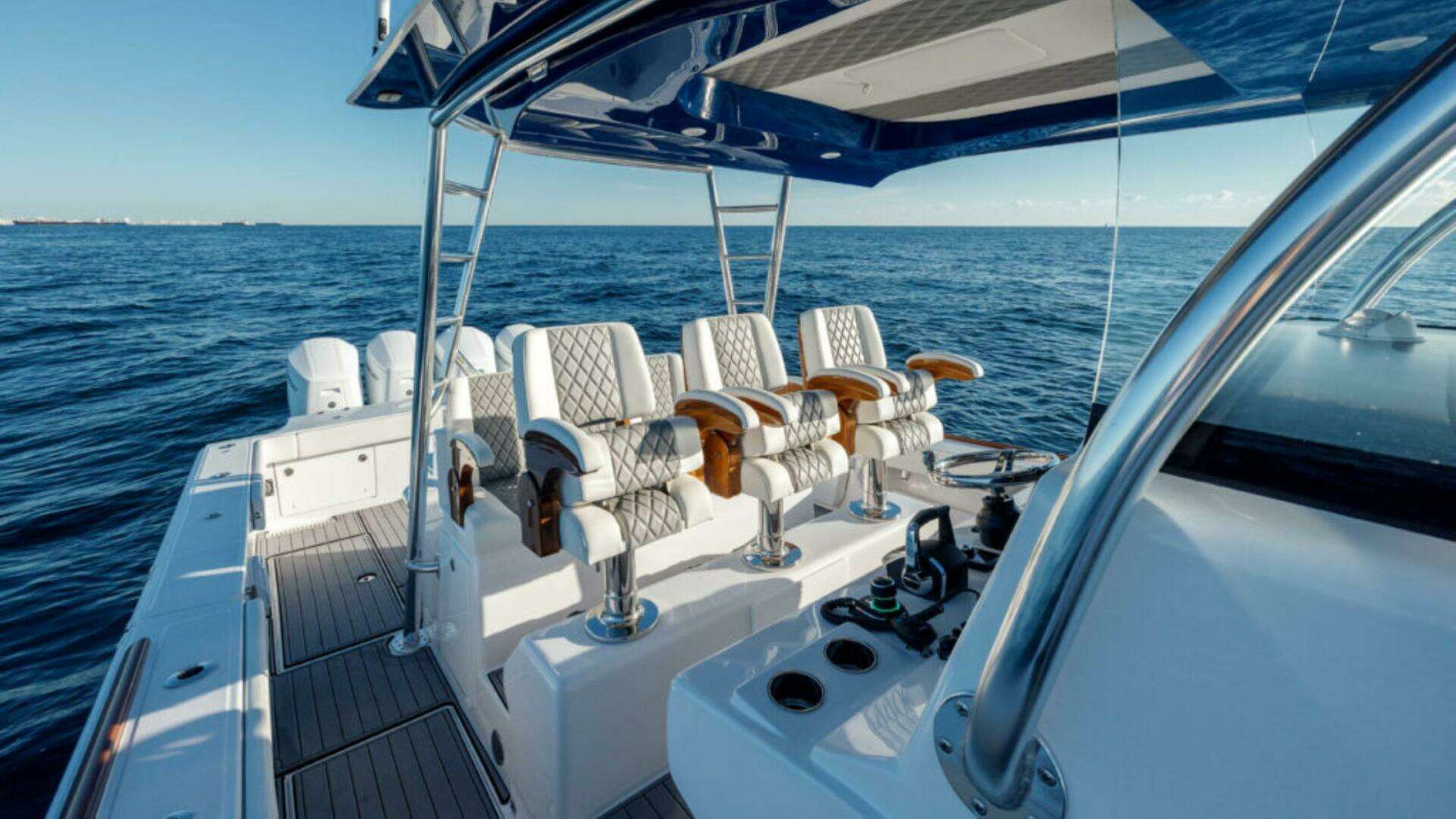 2026 Front Runner 47 Center Console - Image 13