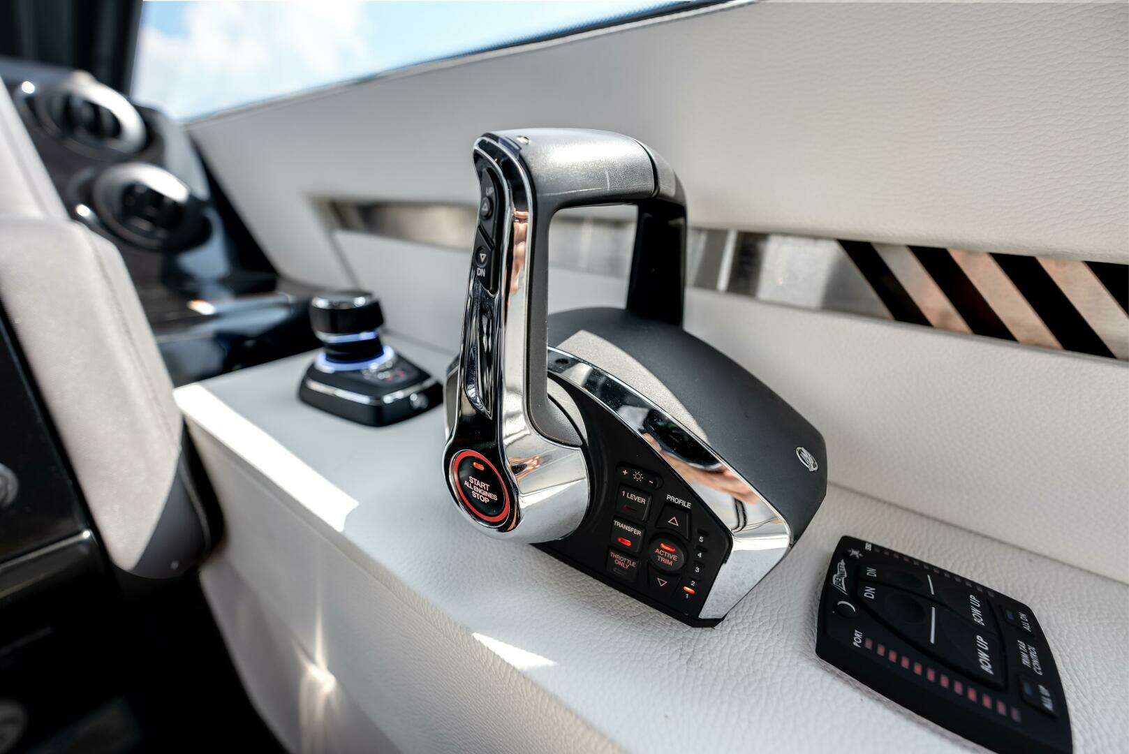 2023 Cruisers Yachts 42 GLS OB - Image 37
