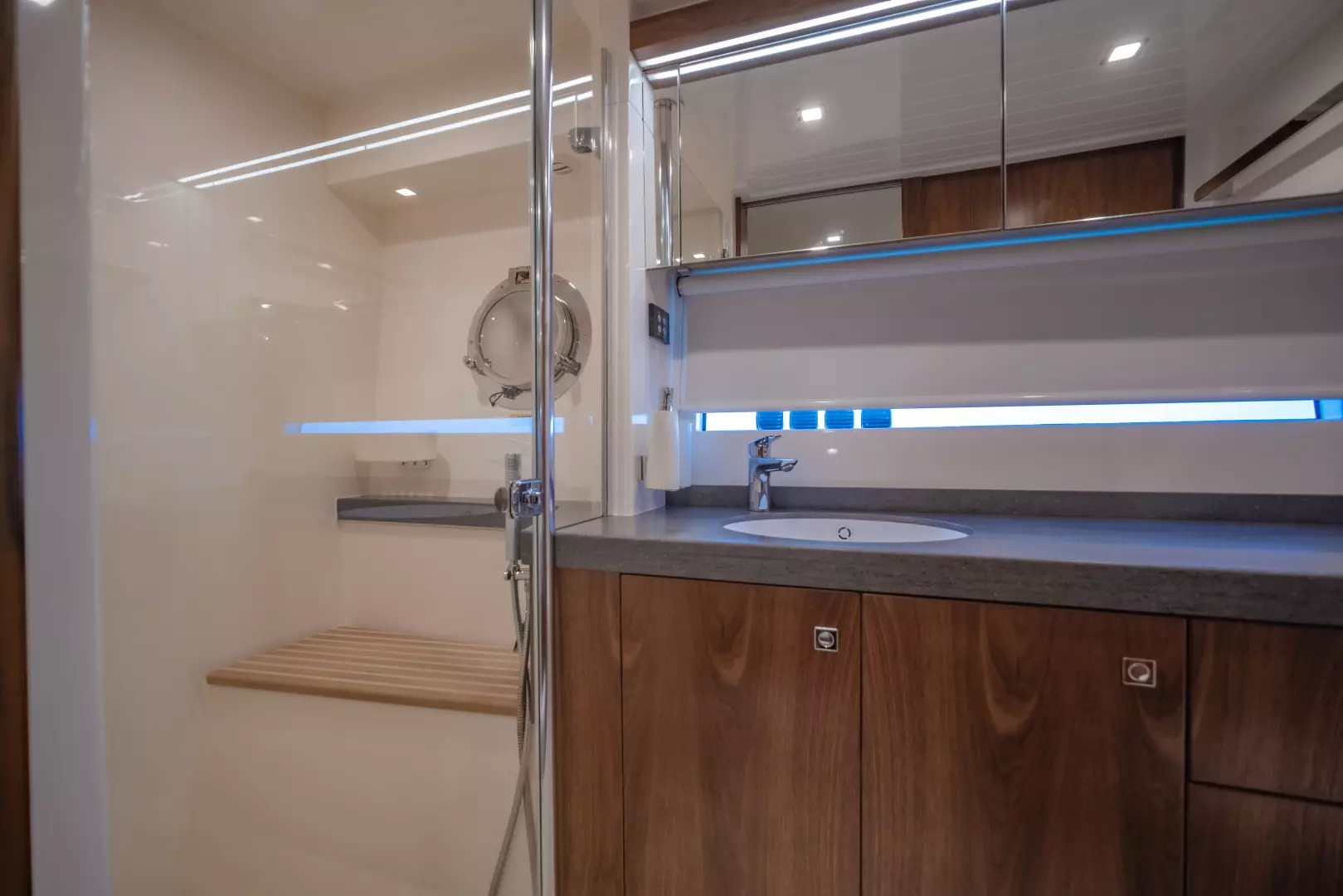 2019 Riviera 68 Sport Motor Yacht - Image 8