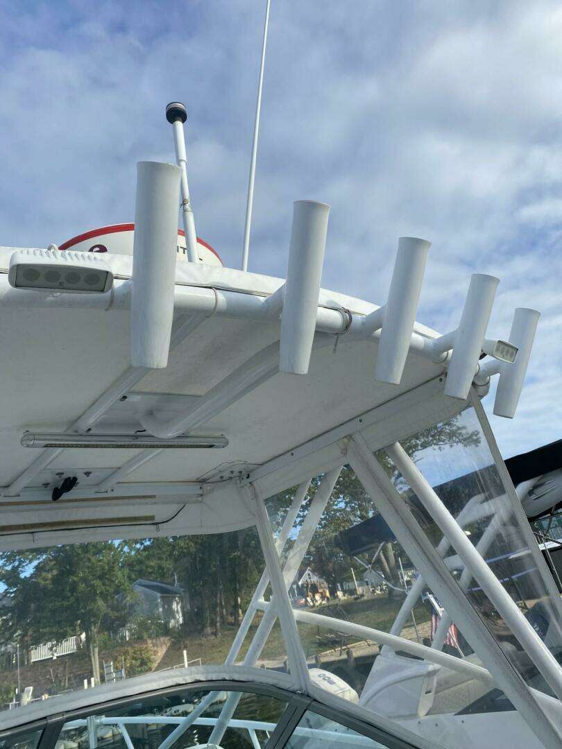 1999 Bayliner 2052 Trophy - Image 10