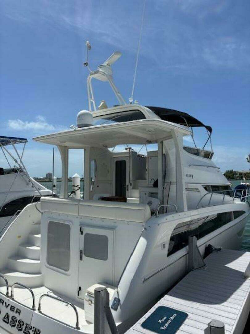 2006 Carver 43 Motor Yacht - Image 2