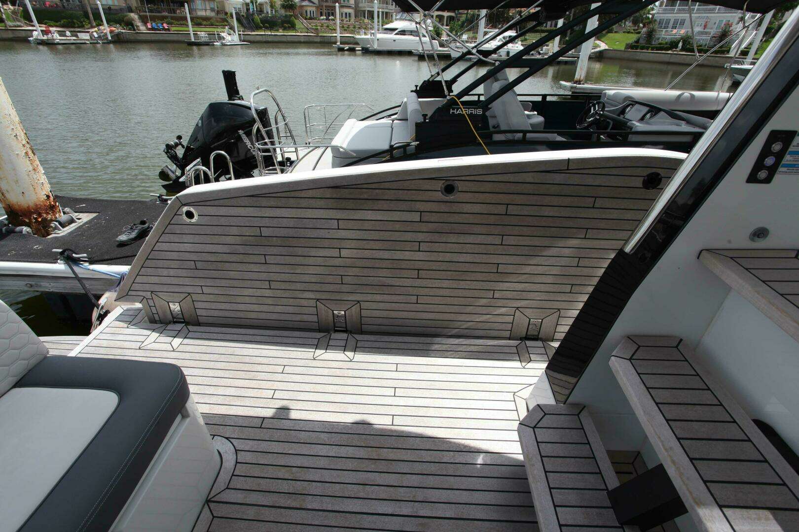 2025 Galeon — - Image 39