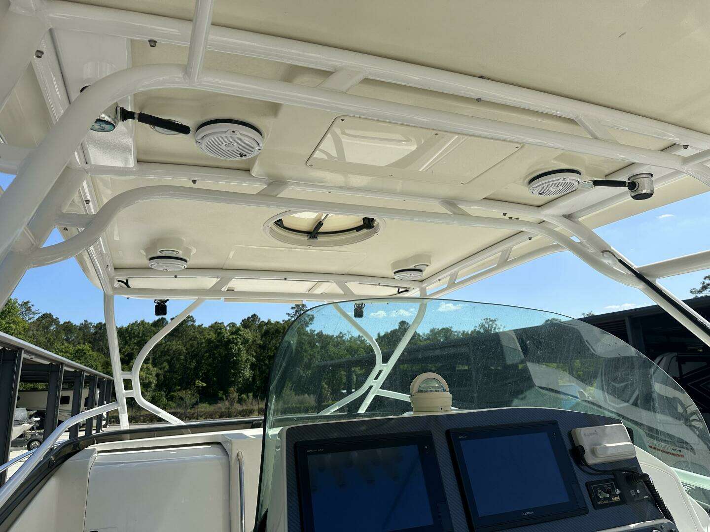 2007 Hydra-Sports 3300VX Vector Express - Image 10