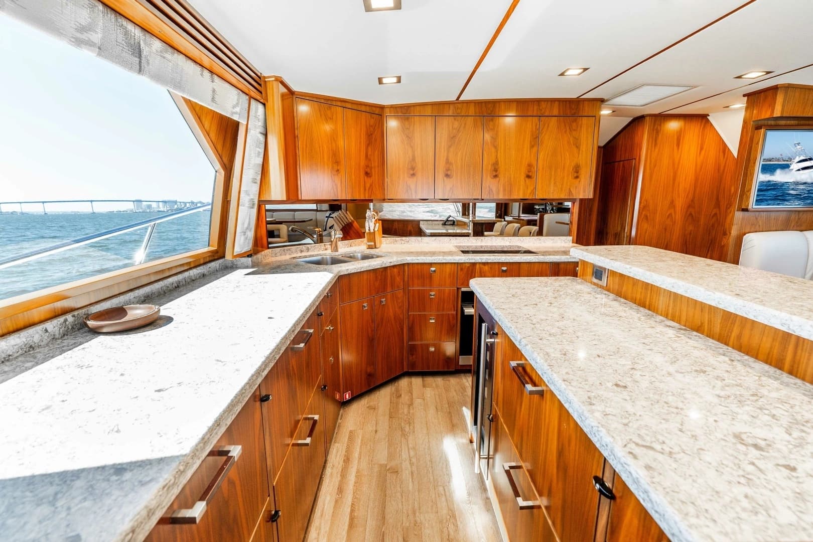 2018 Viking 72 Convertible - Image 9