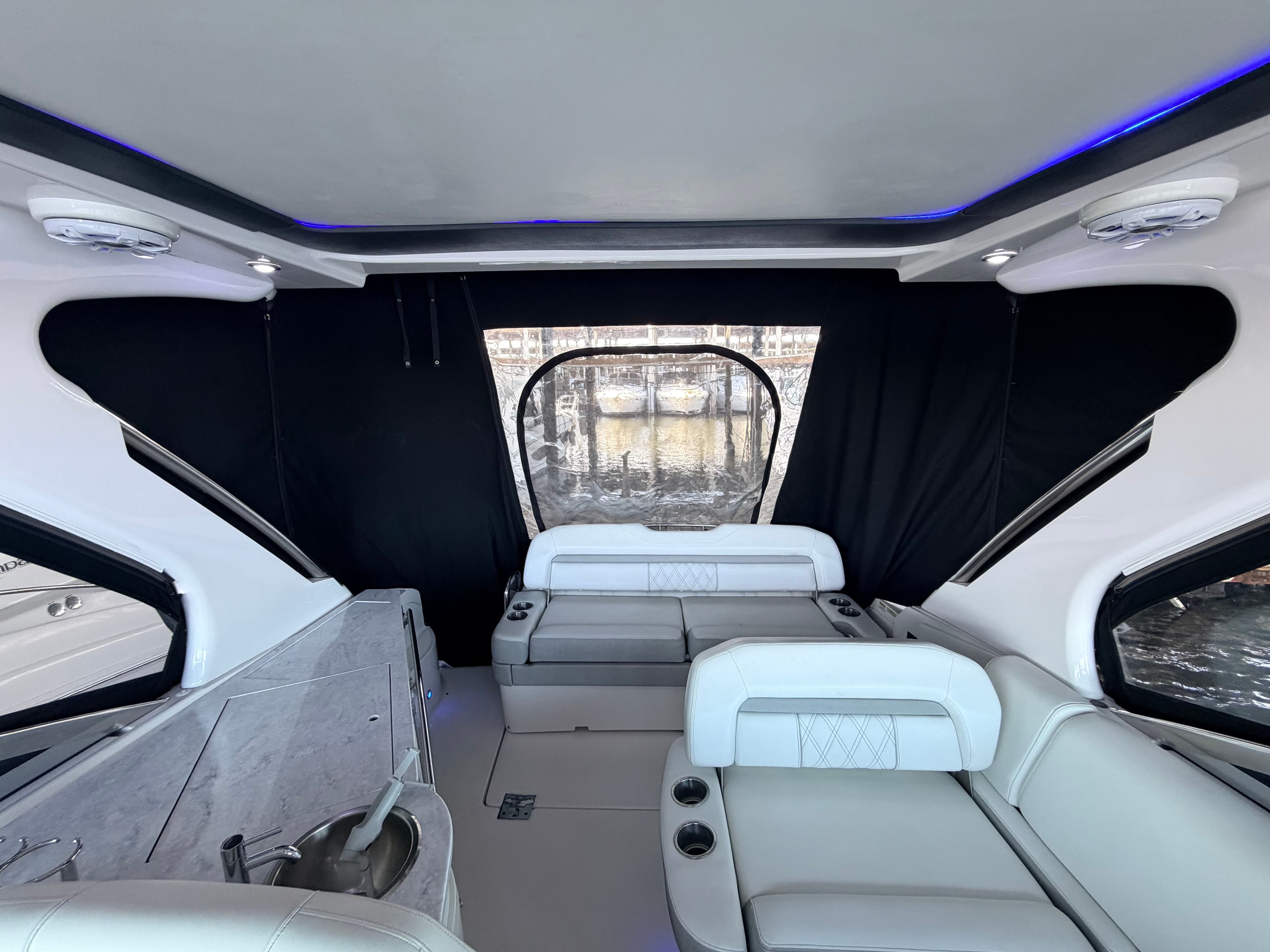 2020 REGAL 33 XO - Image 14
