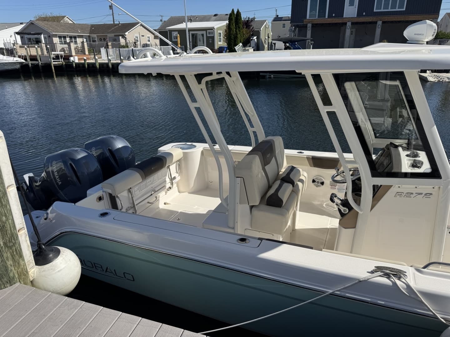 2020 Robalo R272 Center Console - Image 5