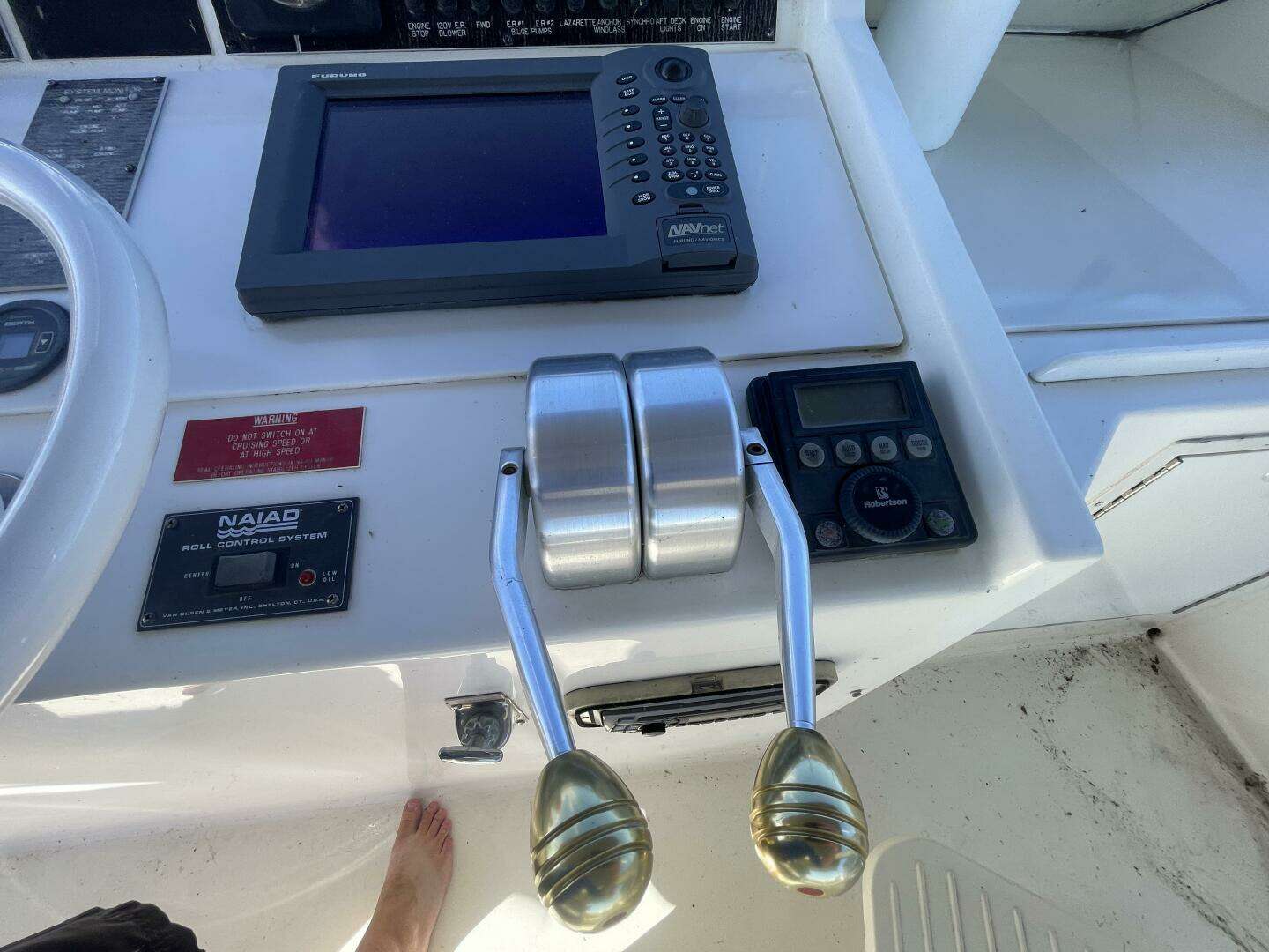 1993 Viking 50 Motor Yacht - Image 40