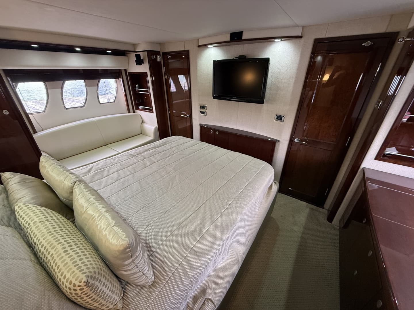 2009 Sea Ray 60 Sundancer - Image 54
