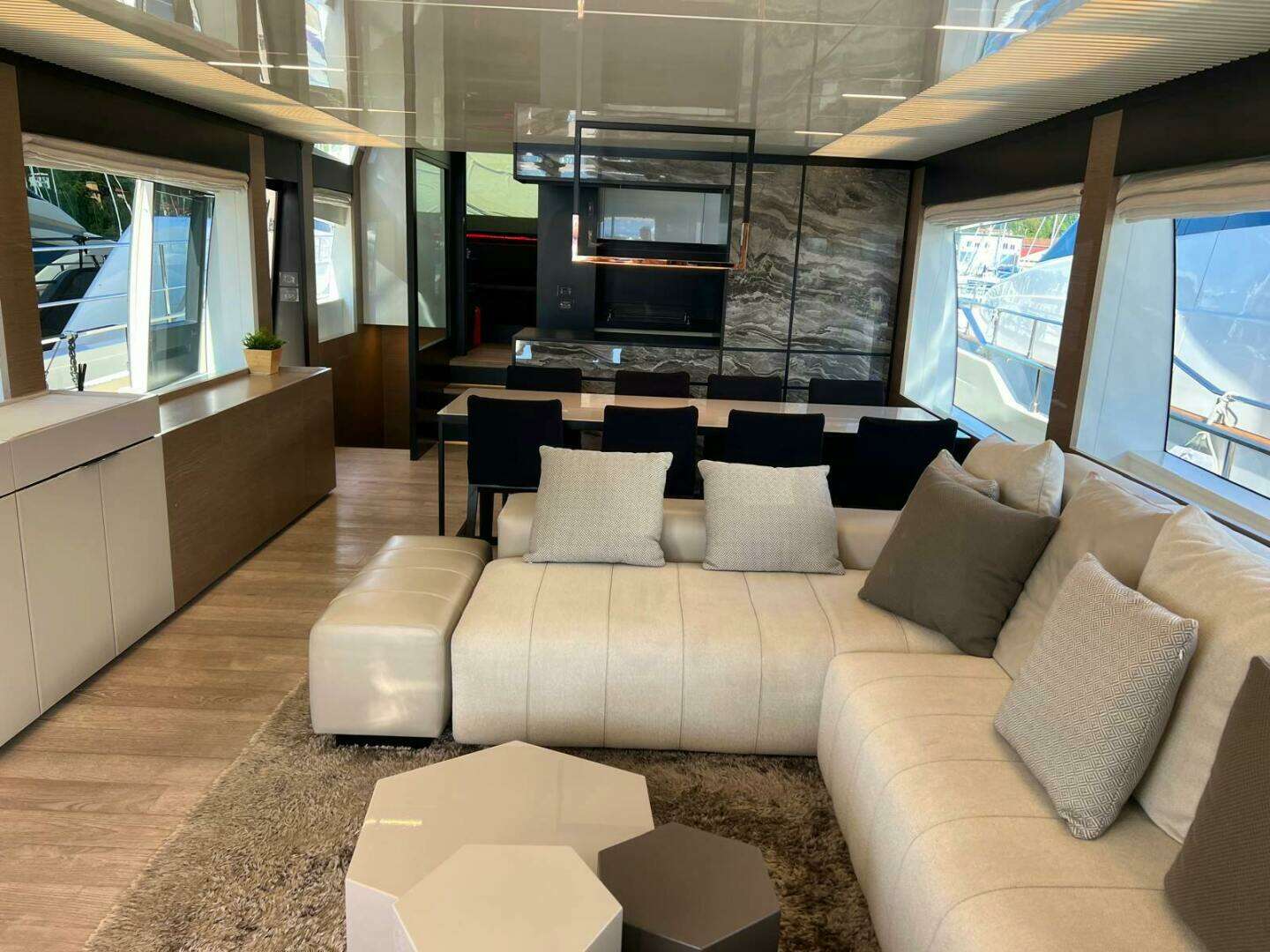 2019 Ferretti Yachts Ferretti 780 - Image 4