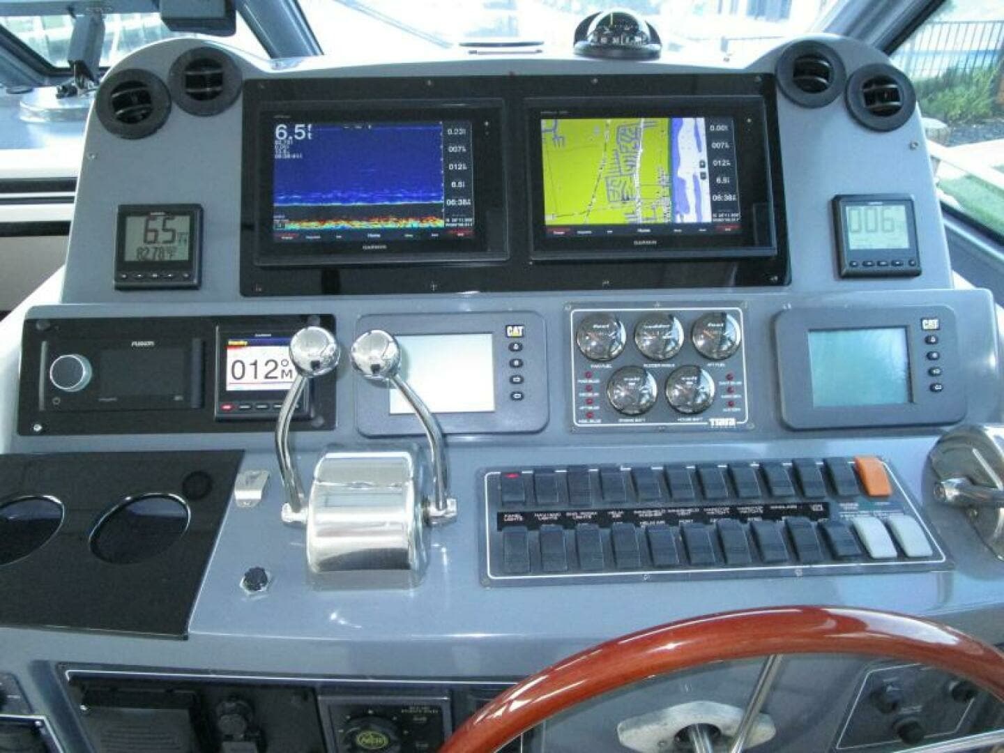 2003 Tiara Yachts 5200 Express - Image 30