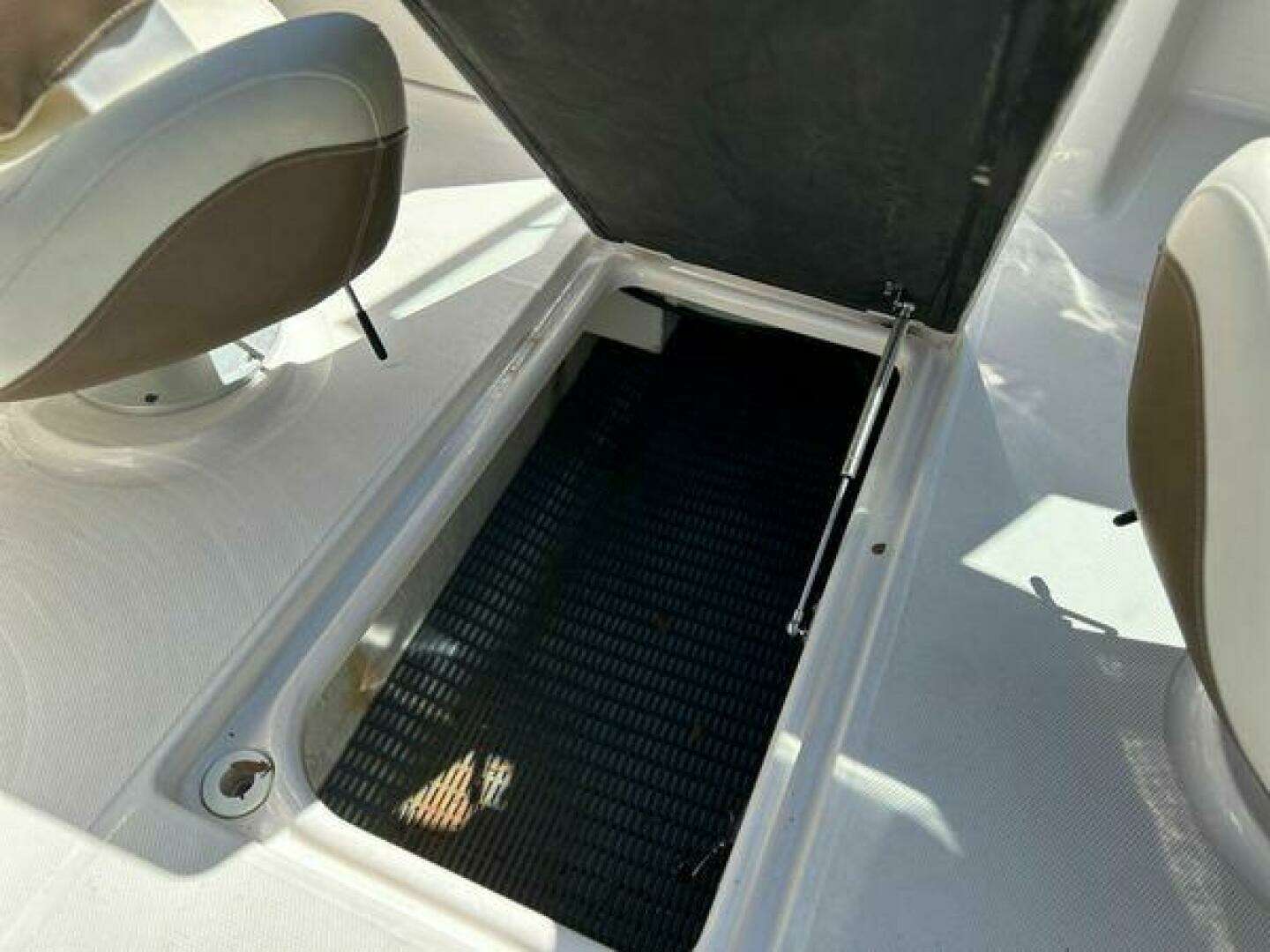 2014 Chaparral 244 Sunesta - Image 34