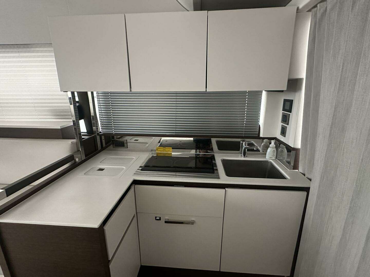 2020 Prestige 460S - Image 16