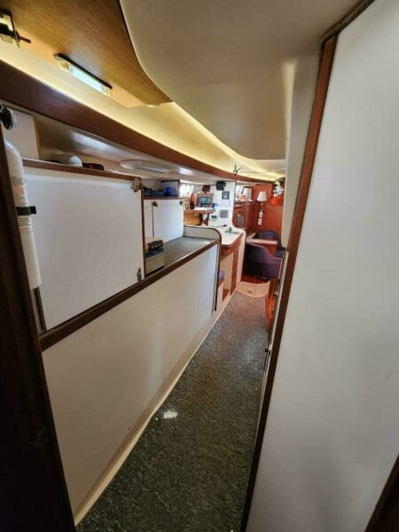1990 Catalina Morgan Classic 41 - Image 22