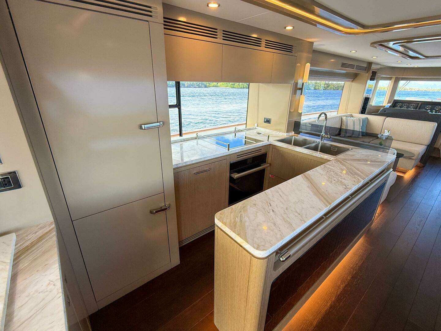 2023 Sirena 68 - Image 23