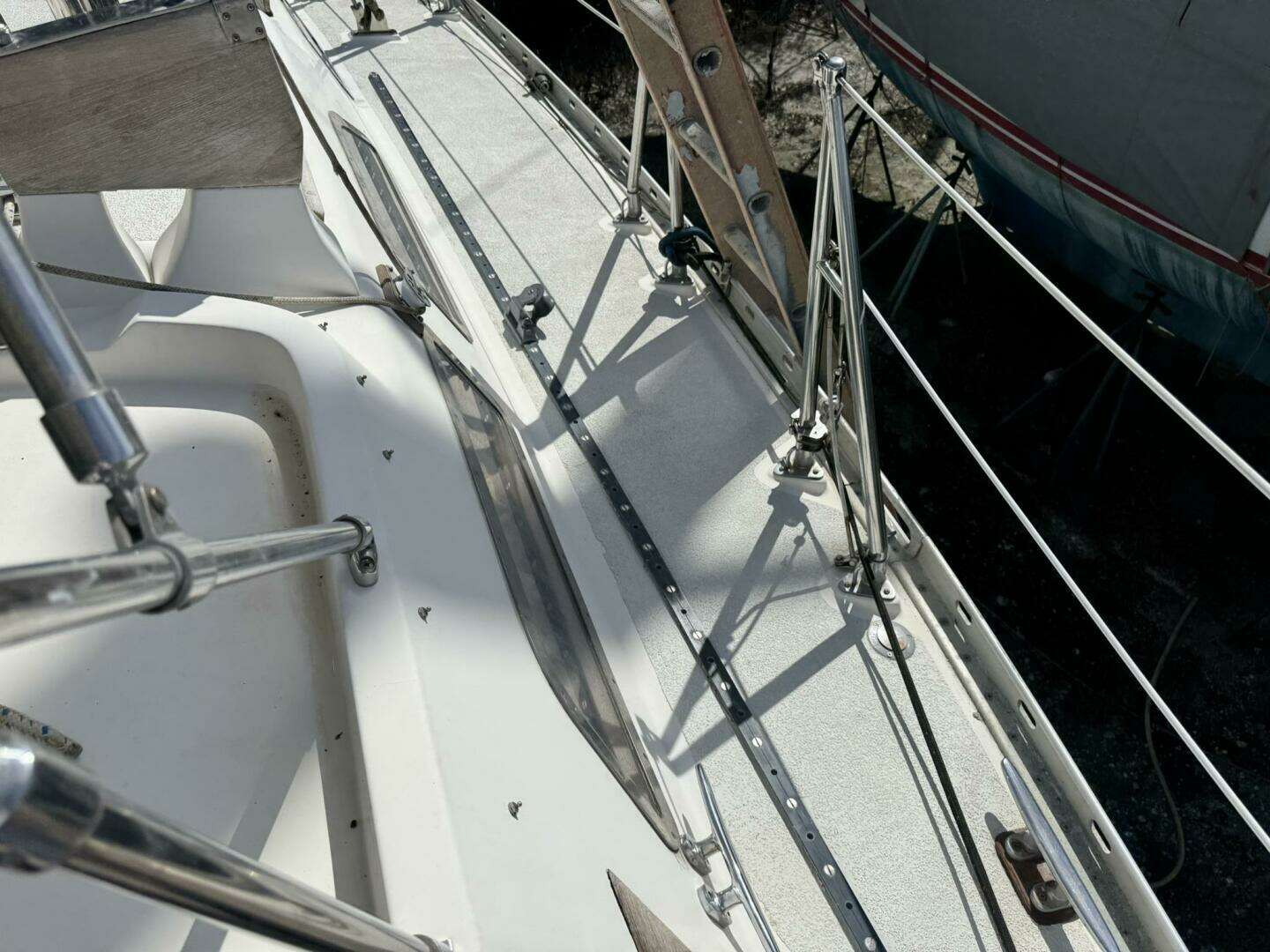 1987 Tayana 42 Vancover Aft Cabin - Image 8
