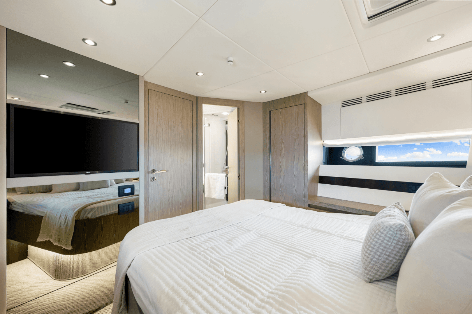 2025 Azimut S6 - Image 90