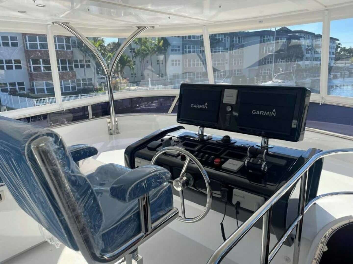 2027 Johnson Flybridge w/Hydraulic Platform - Image 35