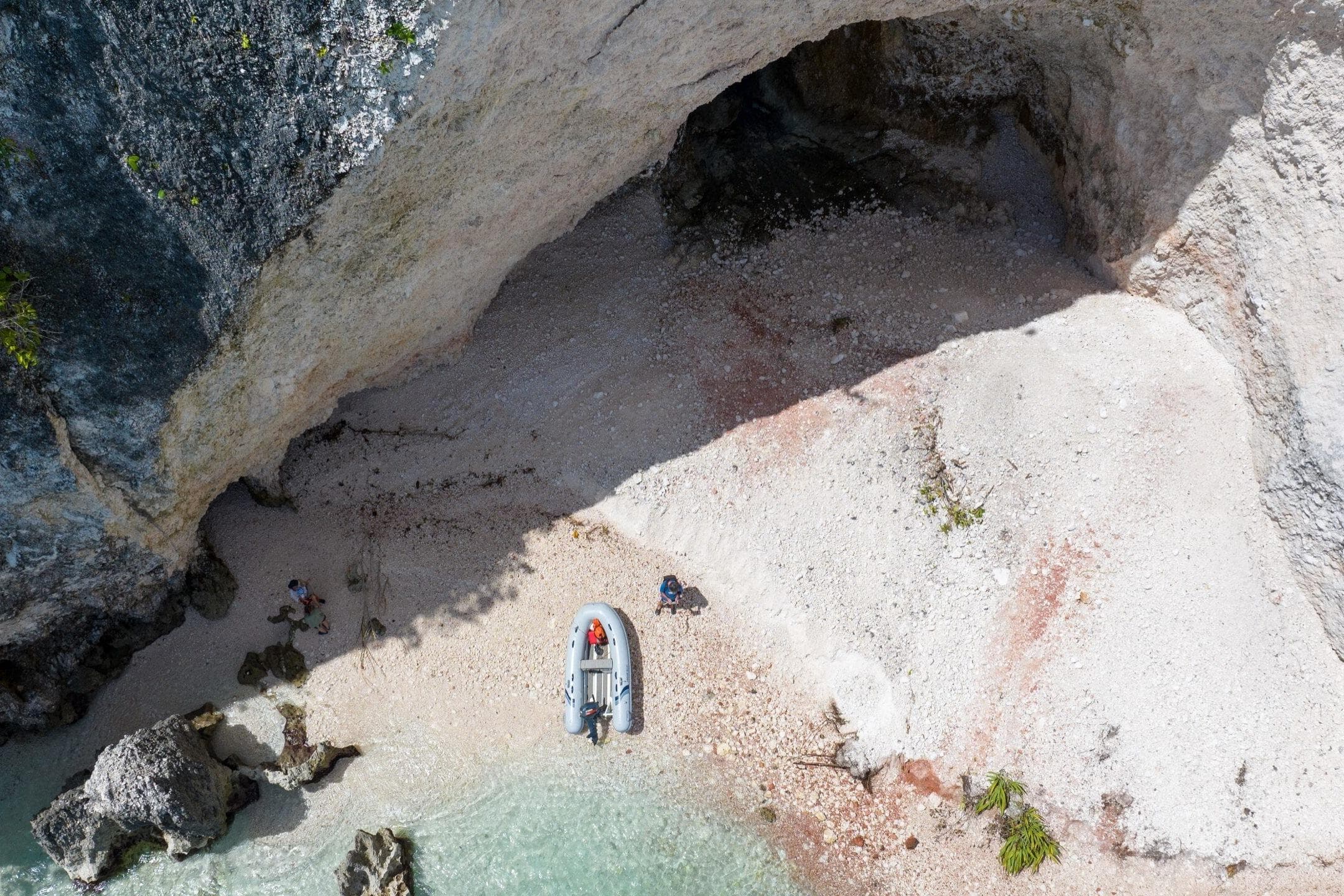 Aerial view of Highfield UltraLite 290LT on a rocky shoreline.