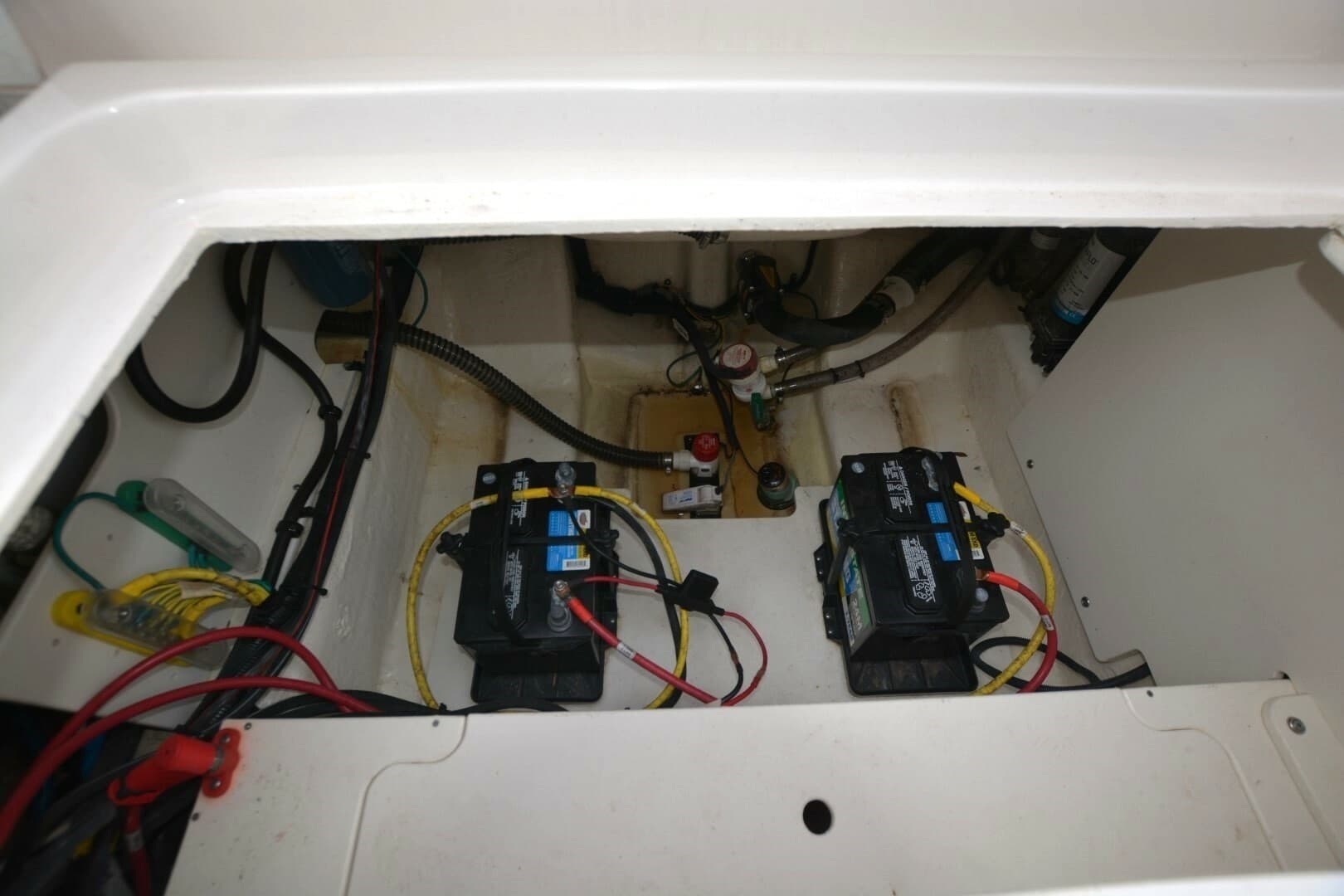 2023 Robalo R230 - Image 14